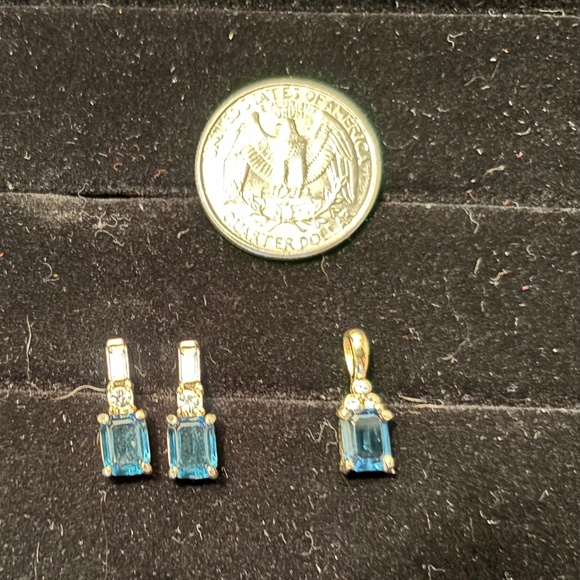 Synthetic Blue Sapphire and Gold Colored Earrings with Matching Pendant - Picture 3 of 4
